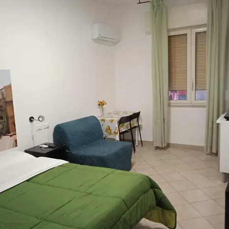 Into Vicino Al Teatro Massimo Palermo