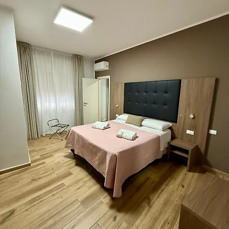 Into Bed & Breakfast 4*